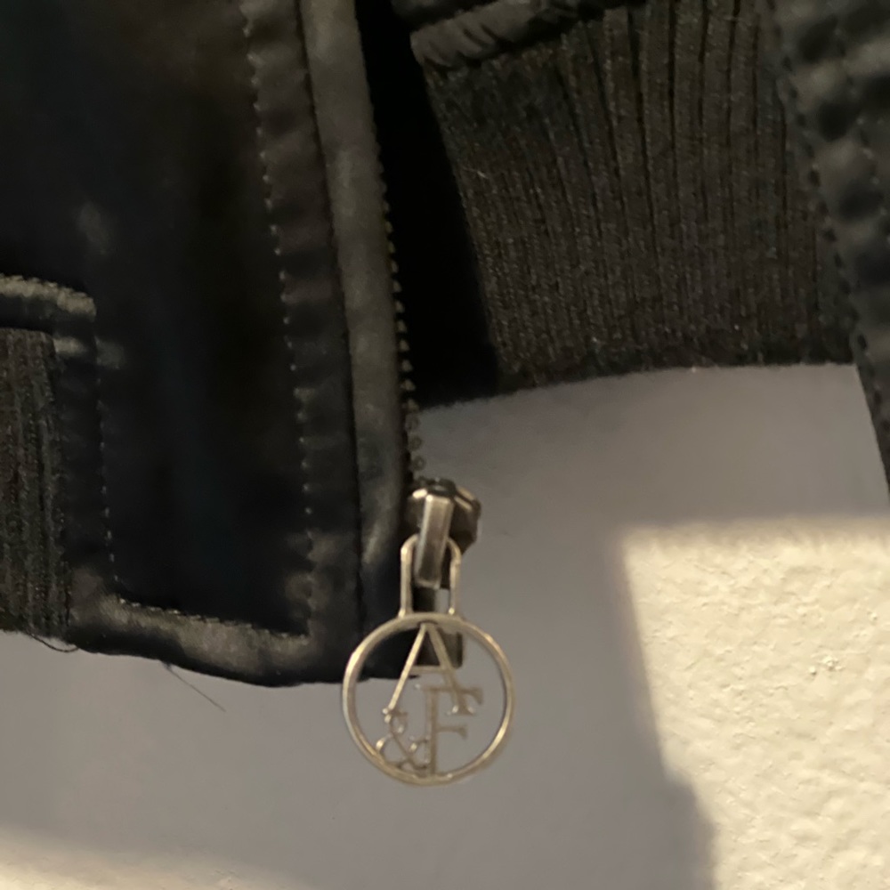 ABERCROMBIE & FITCH Satin Bomber Jacket - XS - Picture 2 of 4